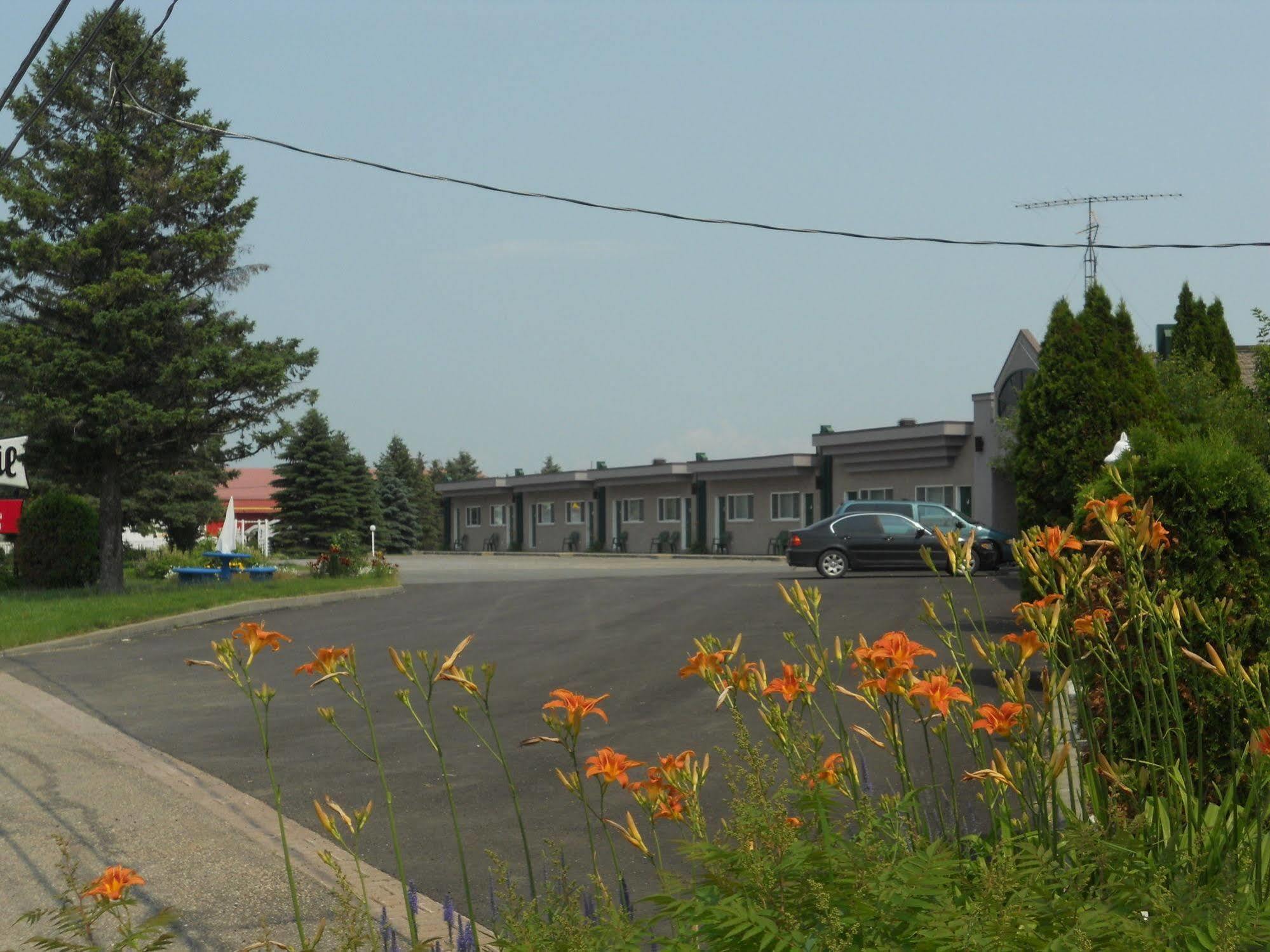 Motel Normandie Louiseville Esterno foto